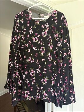 Black Floral Long J.Jill Sleeve Blouse - Pink & Green Blooms.. large